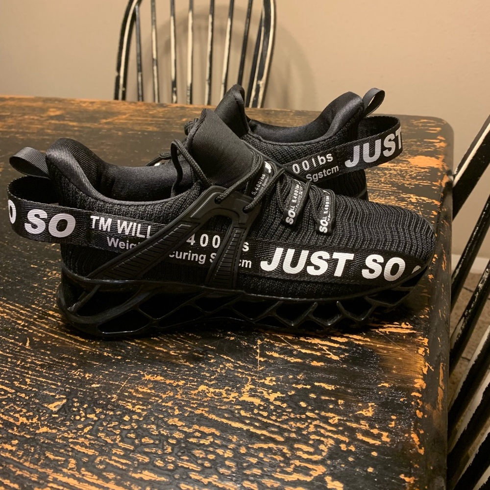 NWOT SoSo athletic shoes! Size 8.5